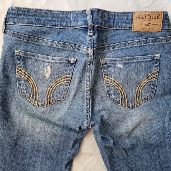 Hollister Low-Rise Bootcut Jeans - Picture 4 of 4